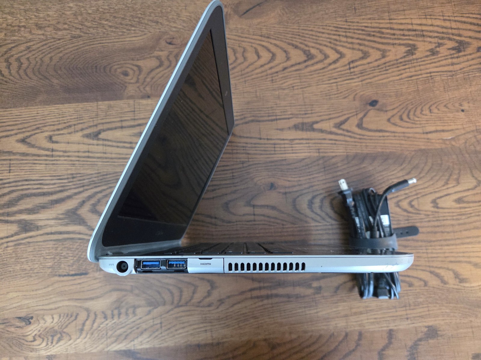 Dell Inspiron 5323 Intel Core i3-2367M 1.4 GHz 6 GB RAM 13″ 500 GB SATA HD Win7