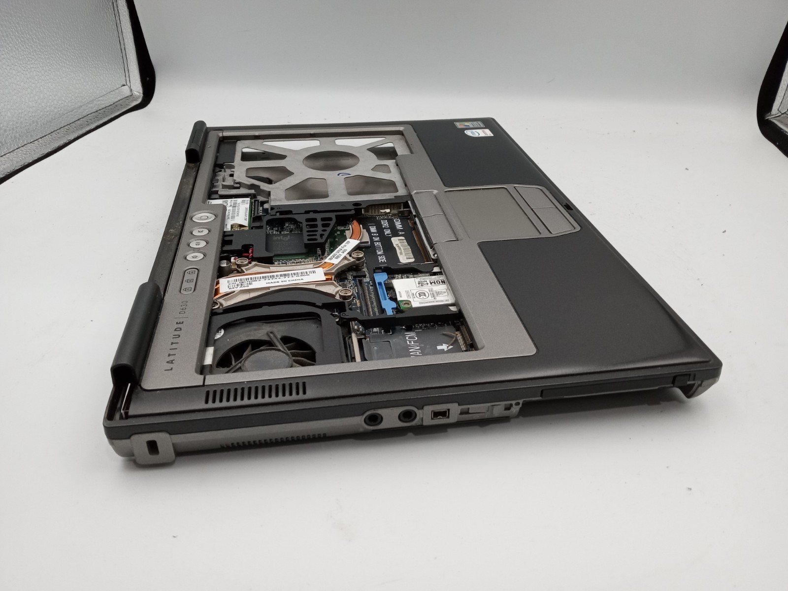 Dell Latitude D630 14″ Laptop Intel Core 2 Duo – SHORTS ADAPTERS -RR