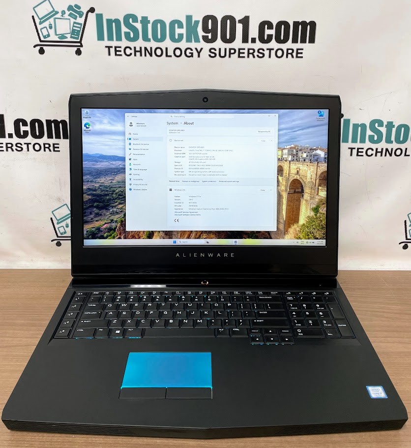 Alienware 17 R4 W11Pro NVIDIA GTX 1060 i7-7700 2.80GHz 16gb RAM 500gb HDD READ!