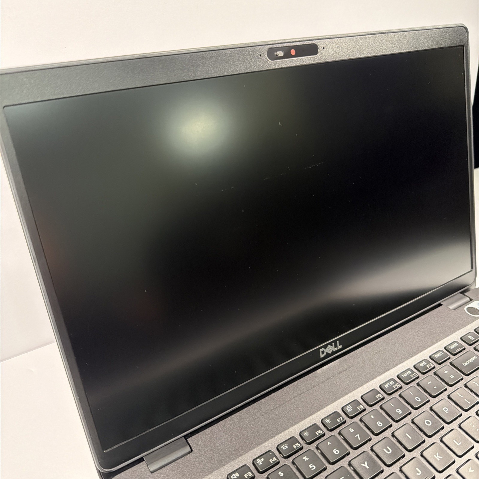 Dell Latitude 5500 15.6″ Intel Core i5-8365U 16GB RAM 256GB NVMe Win11Pro – READ