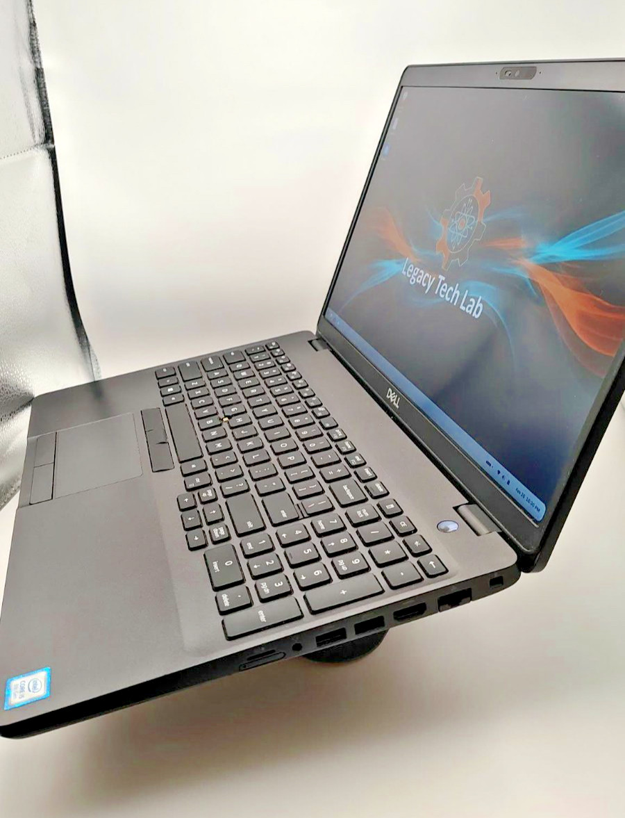 Dell Latitude 5500 | 15.6″ | i5-8265U (8 Threads) | 8GB | 256GB SSD | Zorin OS |