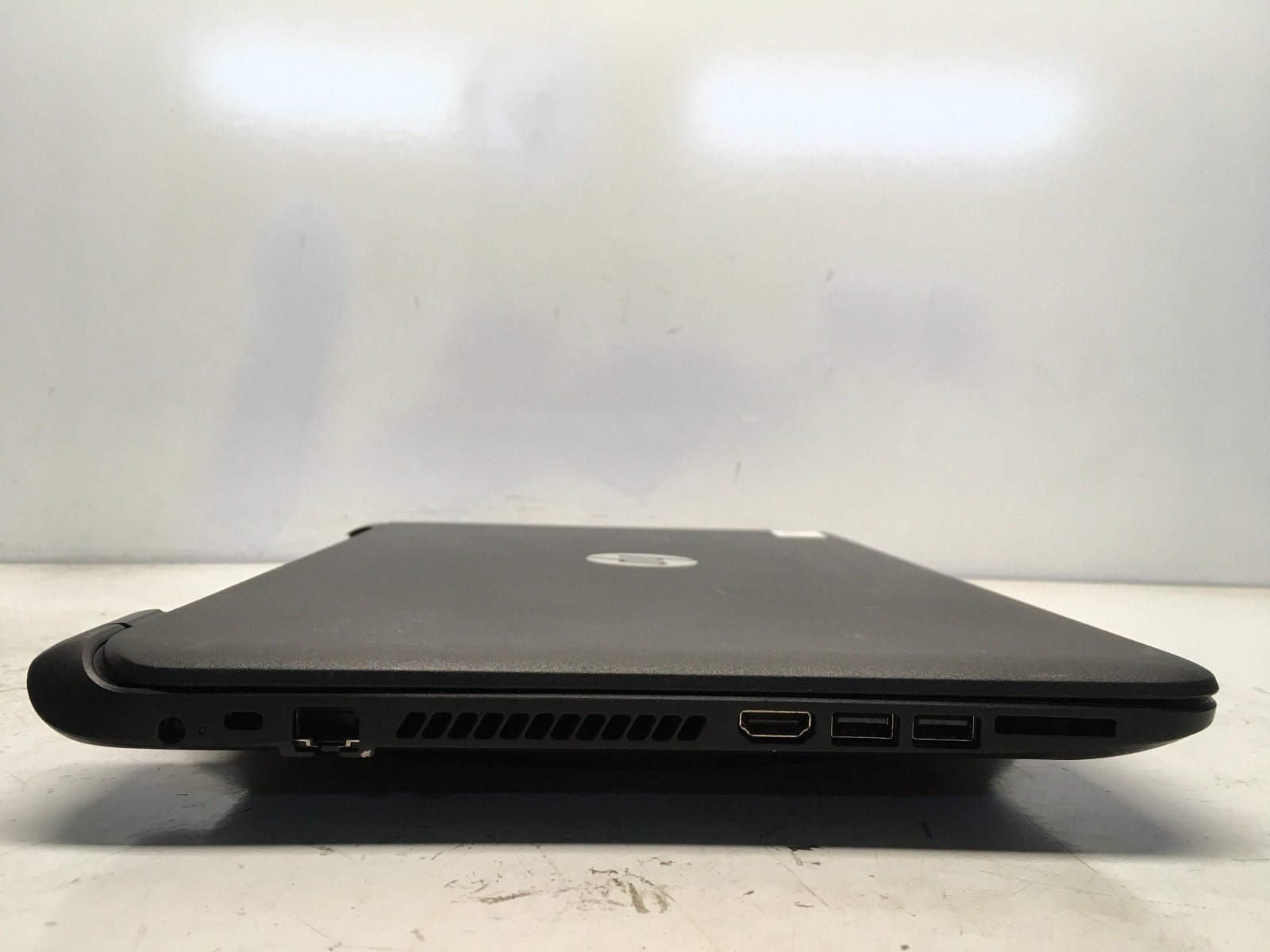 HP 15-F033WM Intel Celeron N2830 2.16GHz 4 GB NO HDD