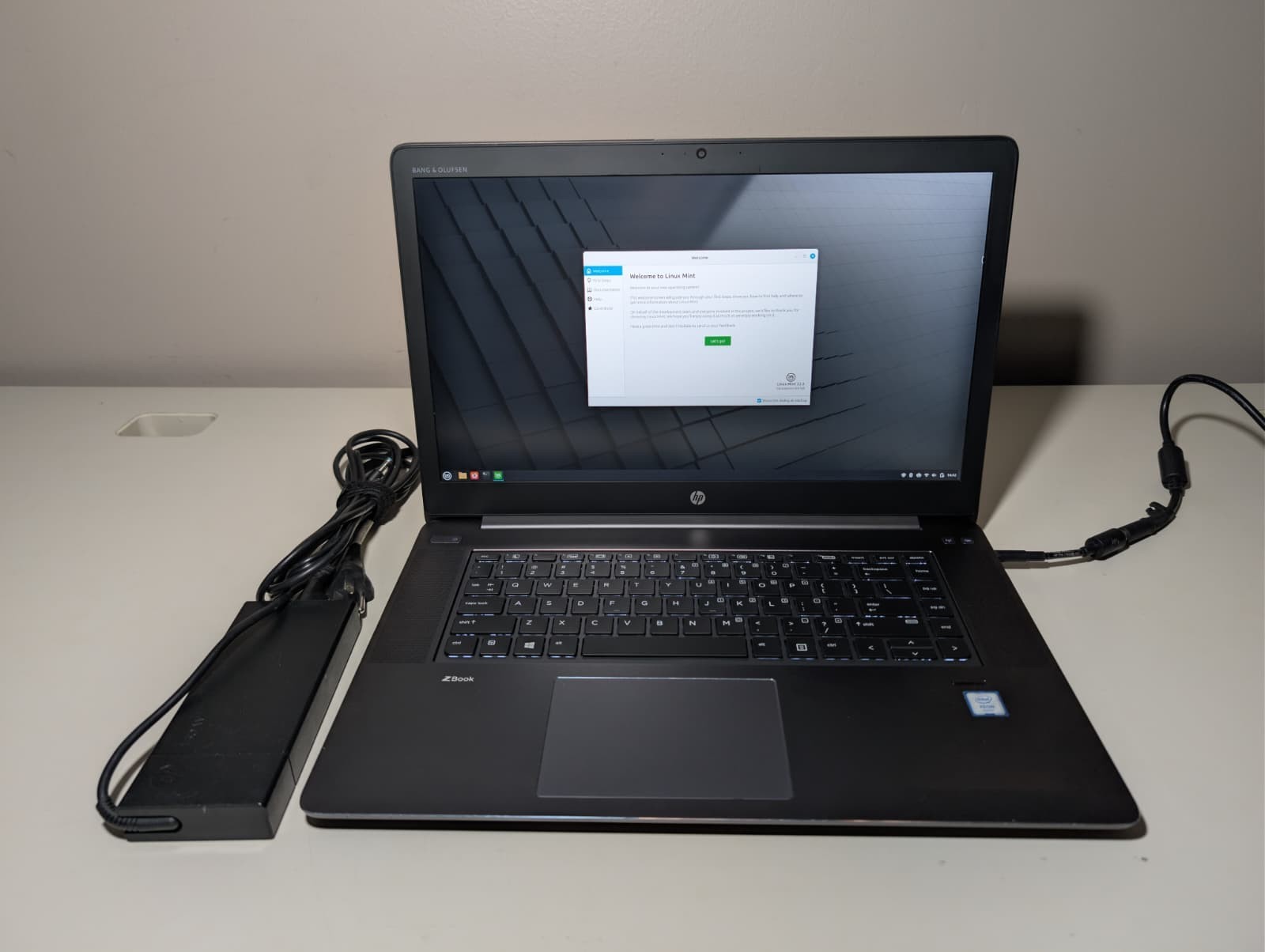Read! HP ZBook Studio G3 4K | Xeon E3 16GB RAM 512GB SSD | NVIDIA Backlit Linux