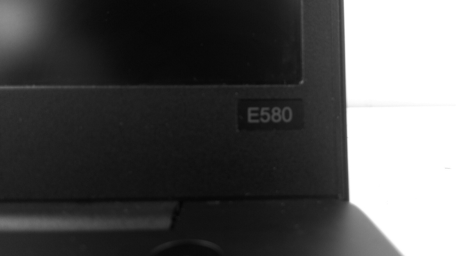 Lenovo ThinkPad E580 i5-7200U 12GB RAM No HDD No OS 15.6″ Laptop READ