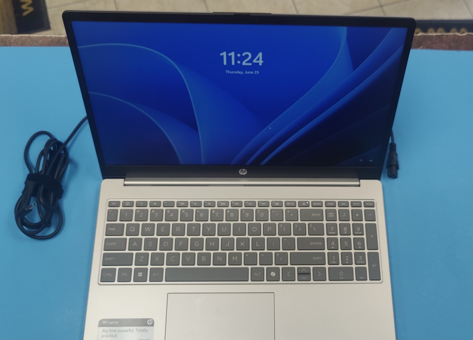 HP Laptop / 15-FC0146dx 15.6 in FHD IPS Ryzen 5 7520U 8GB 512GB SSD Win 11