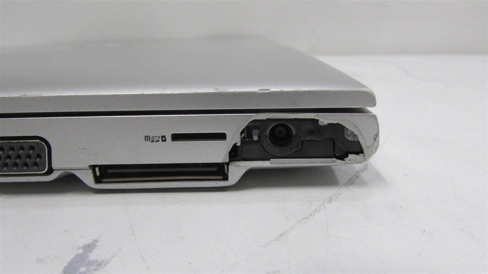 HP Probook 650 G4 i5-7200U 2.5GHz 8GB RAM 128GB m.2 15.6″ W10P BAD KEY/COSM DMG