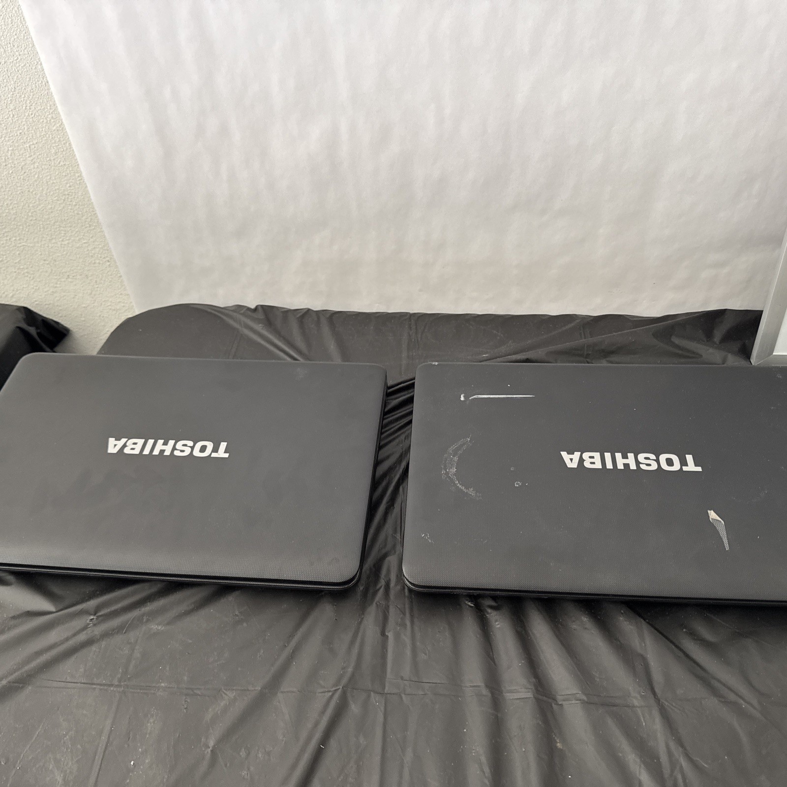 Two Toshiba Satellite C655D-S5300 Laptop Not Working Parts Only. No Power Cords