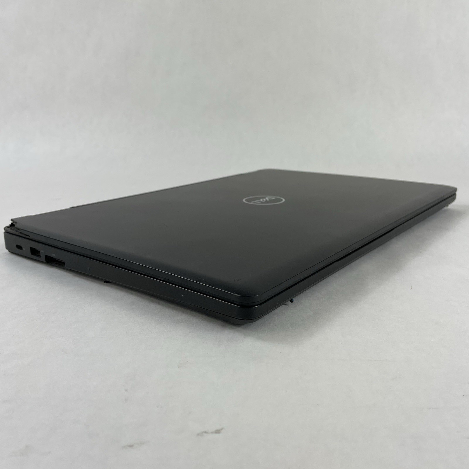Dell Latitude 5590 15.6″ i5-8250U 1.6 GHz 8GB RAM No SSD No OS – Bad Corner READ