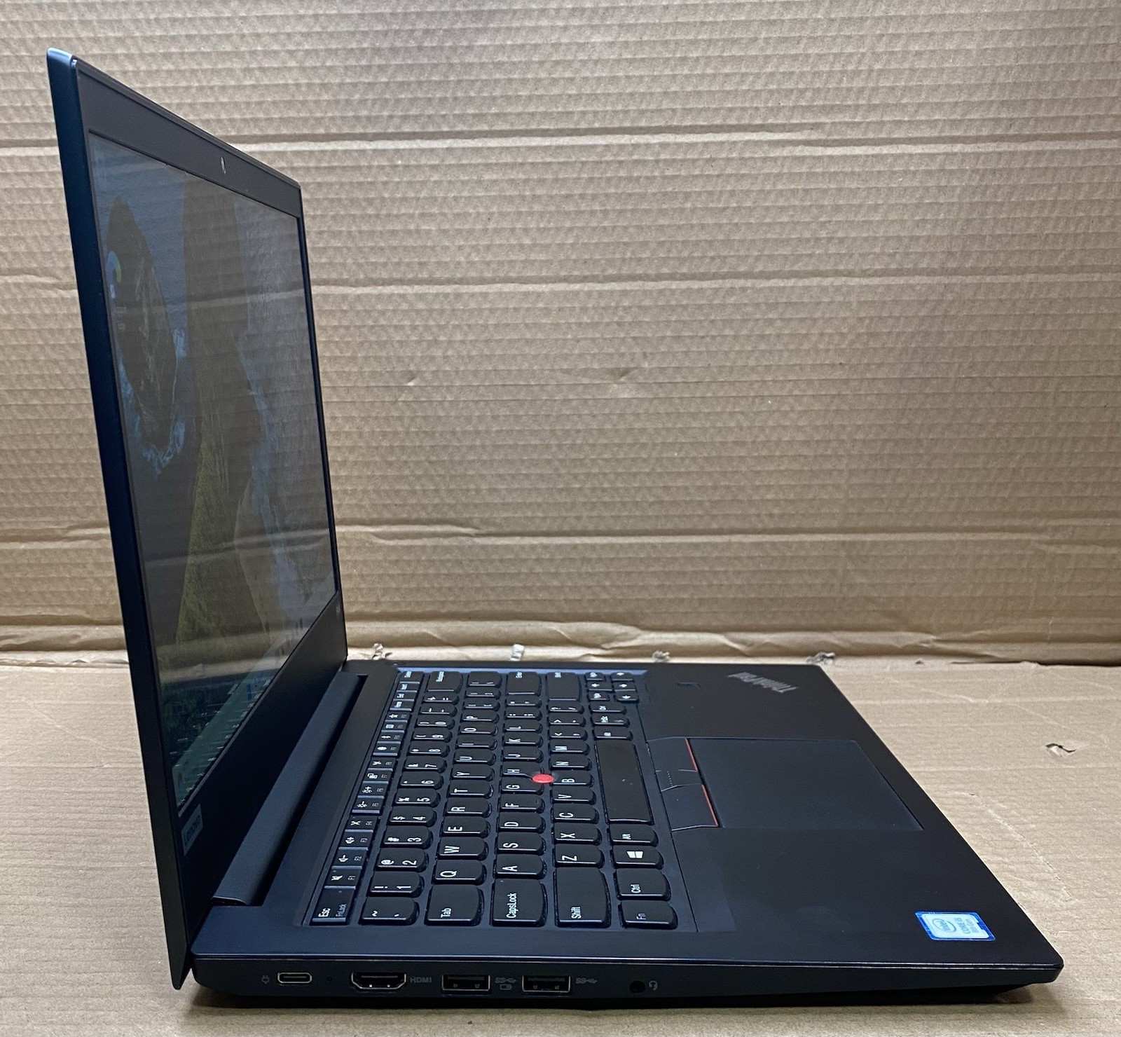 Lenovo ThinkPad E490 14″ Core i5-8265U @ 1.60GHz 8GB RAM 256GB SSD Windows 11Pro