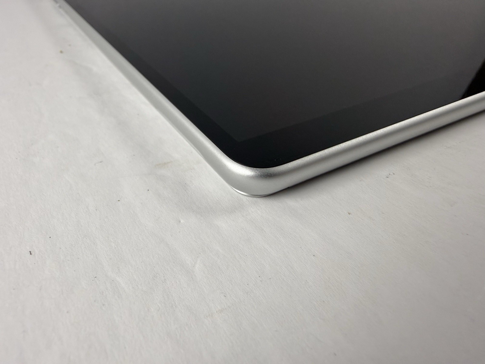 Microsoft Surface Pro 8 (1982) i5-1145G7 – 16GB RAM – 256GB 120Hz – Win 11 Pro