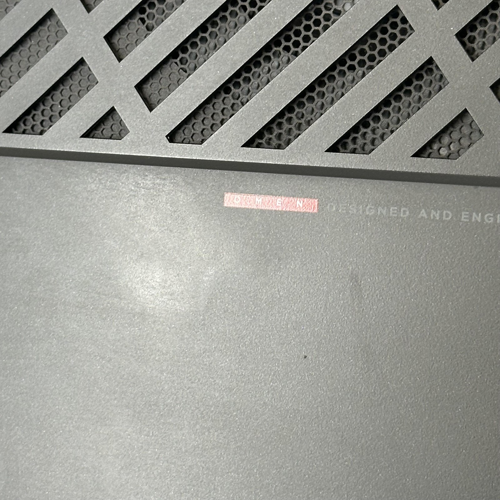 HP Omen 17 FHD i7-10750H 2.60GHz 16GB 256GB SSD/1TB HDD GTX 1660 Ti Good