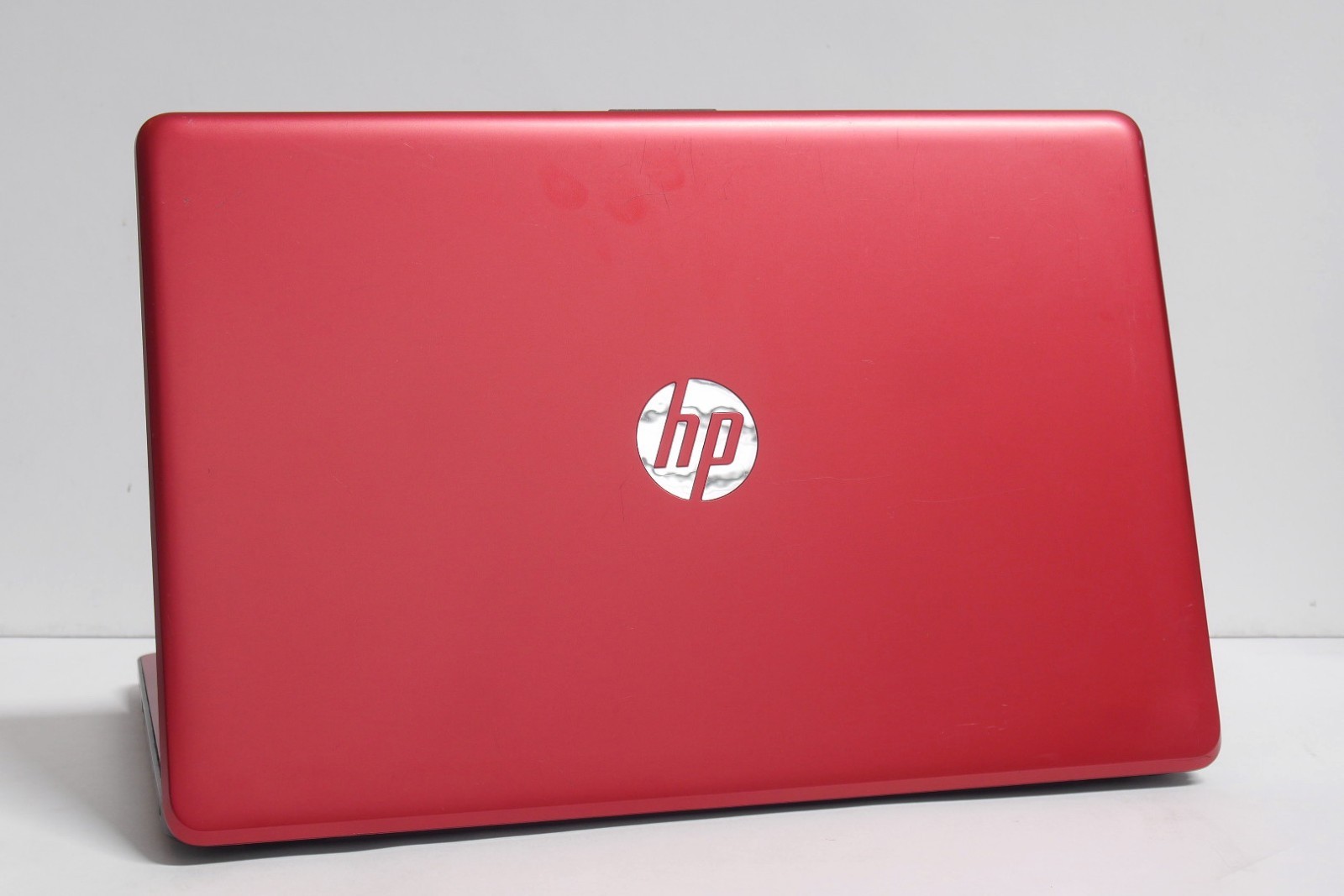 HP 15-bs134wm Pavilion 15.6 HD Pentium Gold 8GB 120 SSD Scarlet Red Laptop