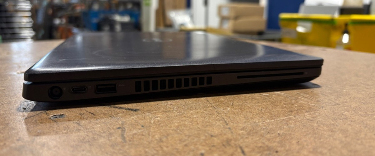 Dell Latitude 5400 i5-8365U 8GB RAM 256GB SSD 14″ FHD No OS No Charger