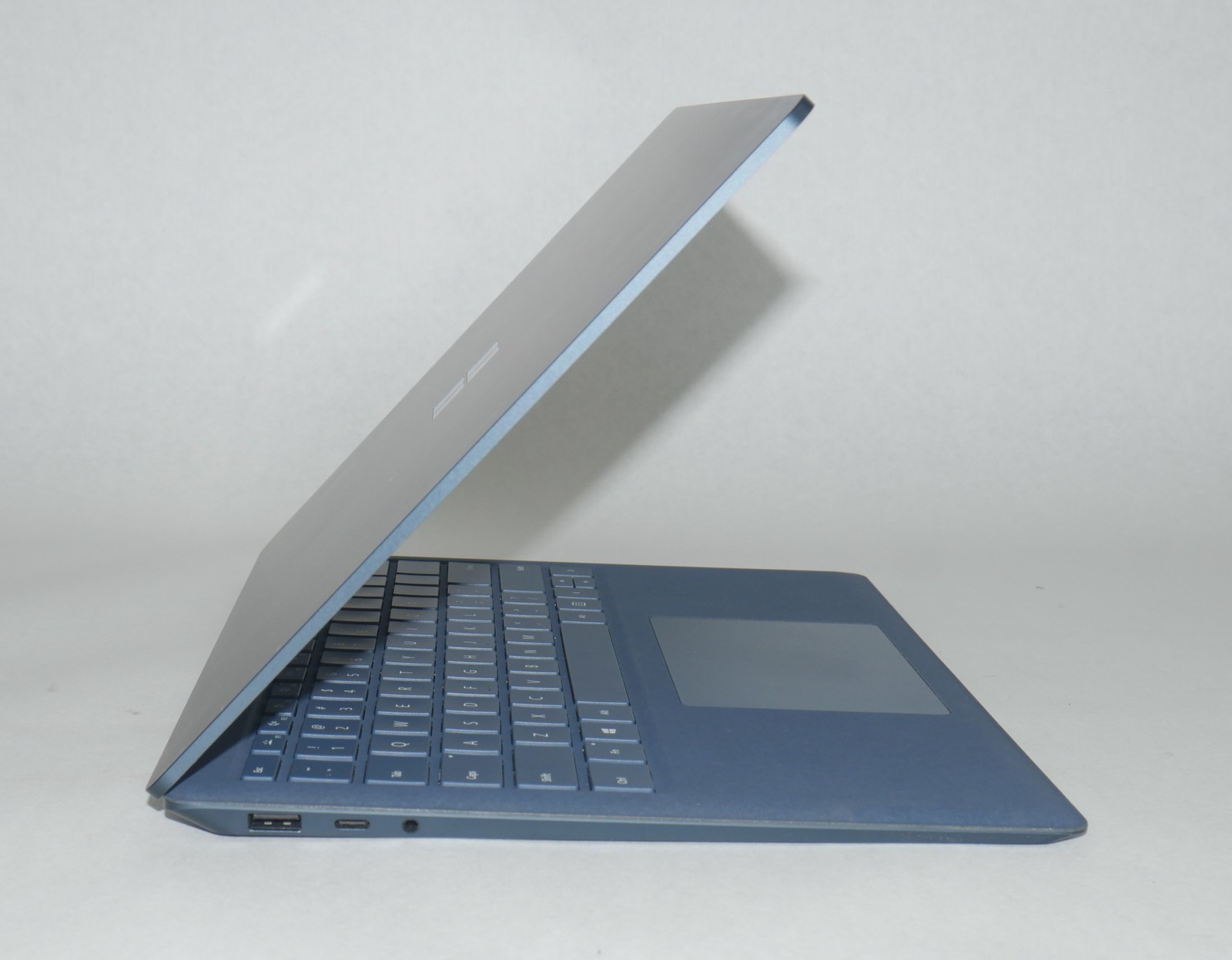 Microsoft Surface Laptop 3 13.5″ i7-1065G7 1.30 512GB NVME 16GB Win11Home NO AC