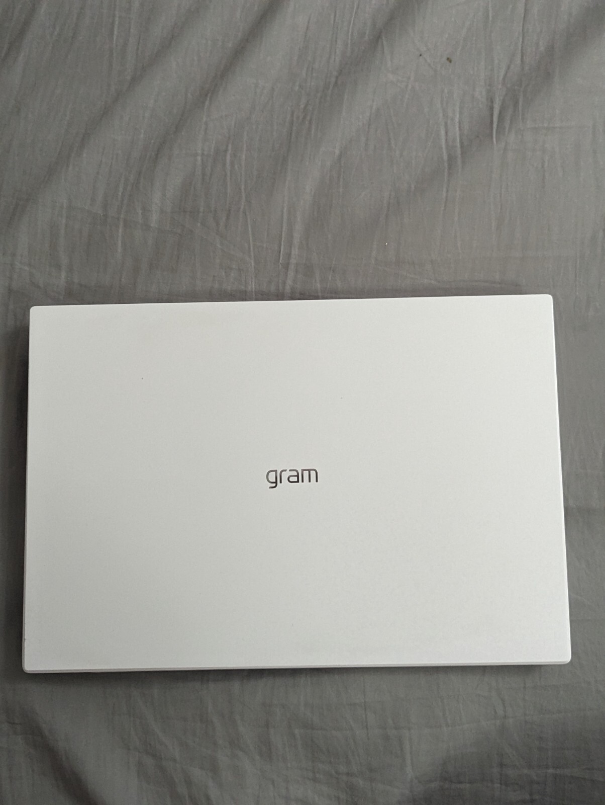 LG Gram 14″ 11 Gen Intel i5 Hard Disk 256 GB Ram 8GB Windows 11