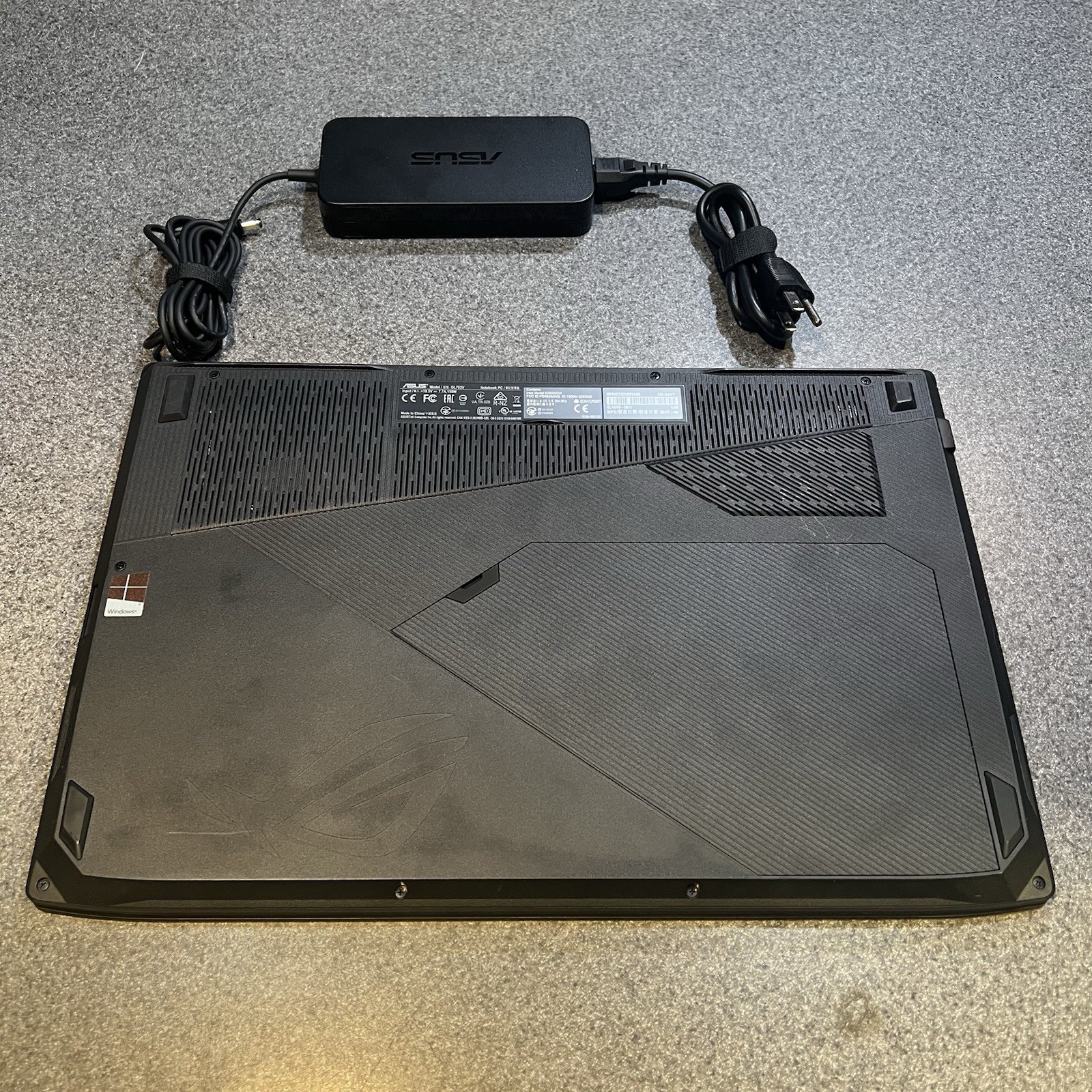 ASUS ROG Strix GL703V 17.3″ i7-7700HQ 2.8GHz 16GB RAM 113GB SSD 1TB HDD GeForce