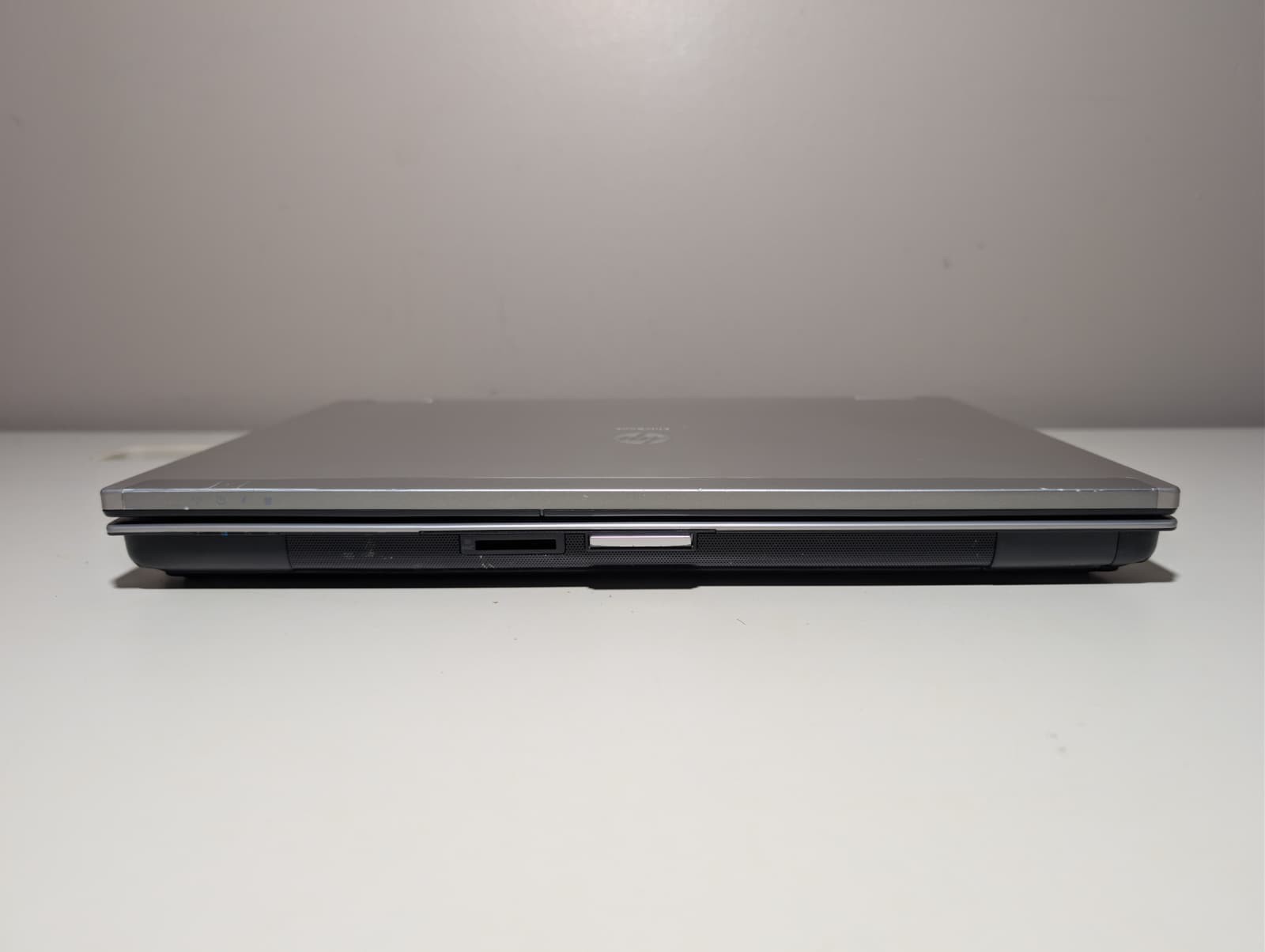 HP EliteBook 8440P | i7 4GB RAM 320GB HDD | HD+ NVIDIA Win XP Pro 32-Bit DVD-RW
