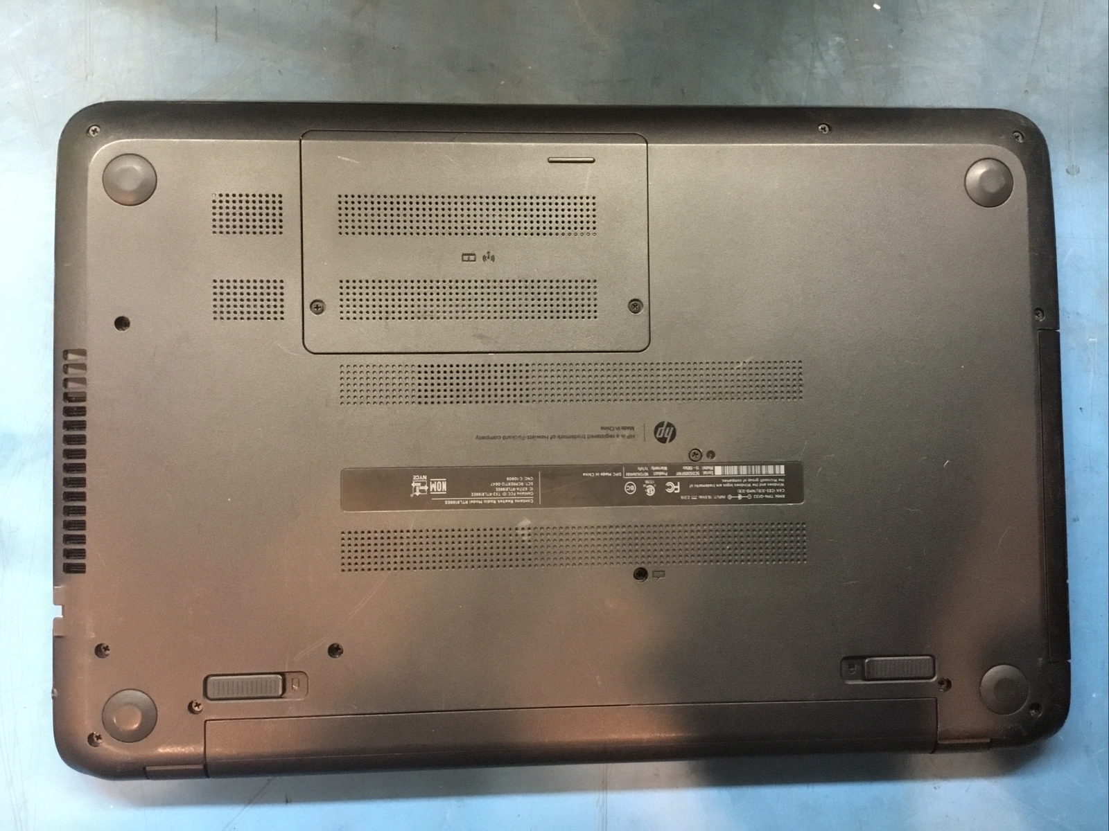 HP 15-f305dx 15.6in. (500GB, AMD, 2GHz, 4GB) Windows 10, E1