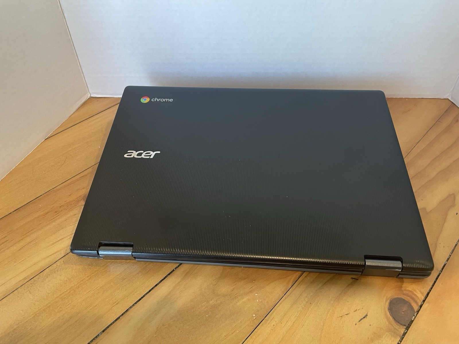 Acer Chromebook R752T 11.6 Touchscreen 2-in-1 4GB 32GB Intel w/ Charger Read
