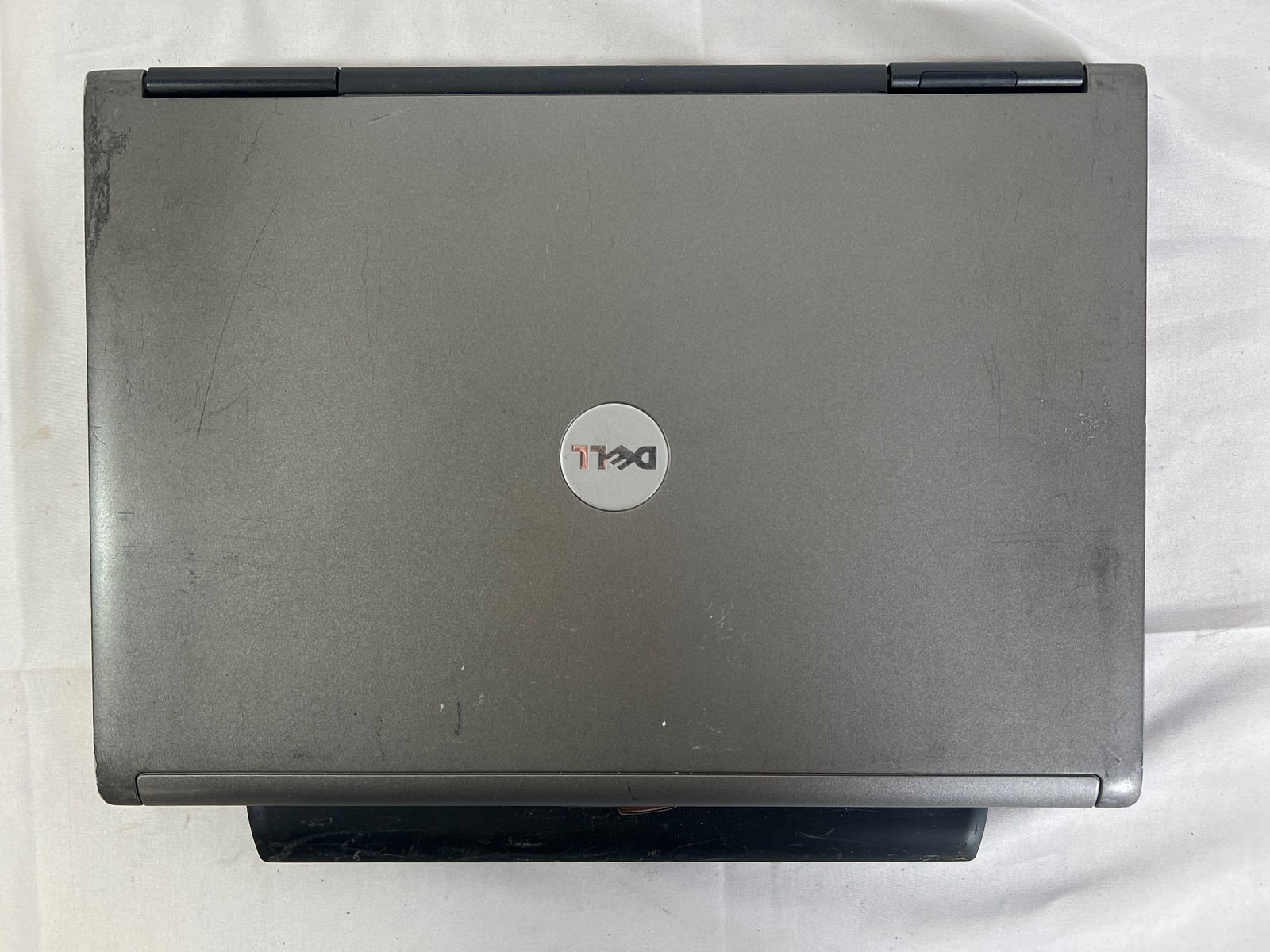 Dell Latitude D630 14″ C2D T9300 2.5GHz 3.5GB 200GB WinXP NVIDIA NVS 135M