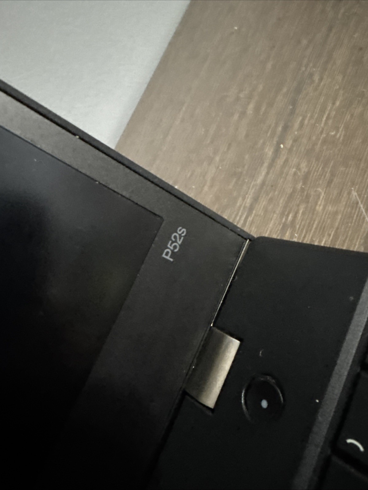 Lenovo ThinkPad P52s – No Battery / HDD / RAM – Parts or repair