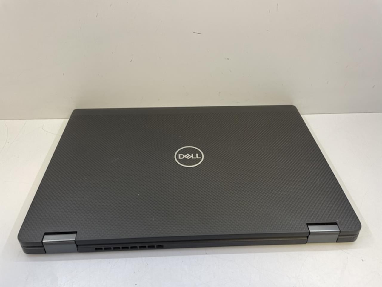 DELL LATITUDE 7410 Laptop w/ Intel Core i5-10310U 1.70 GHz + 8 GB No HD/Battery