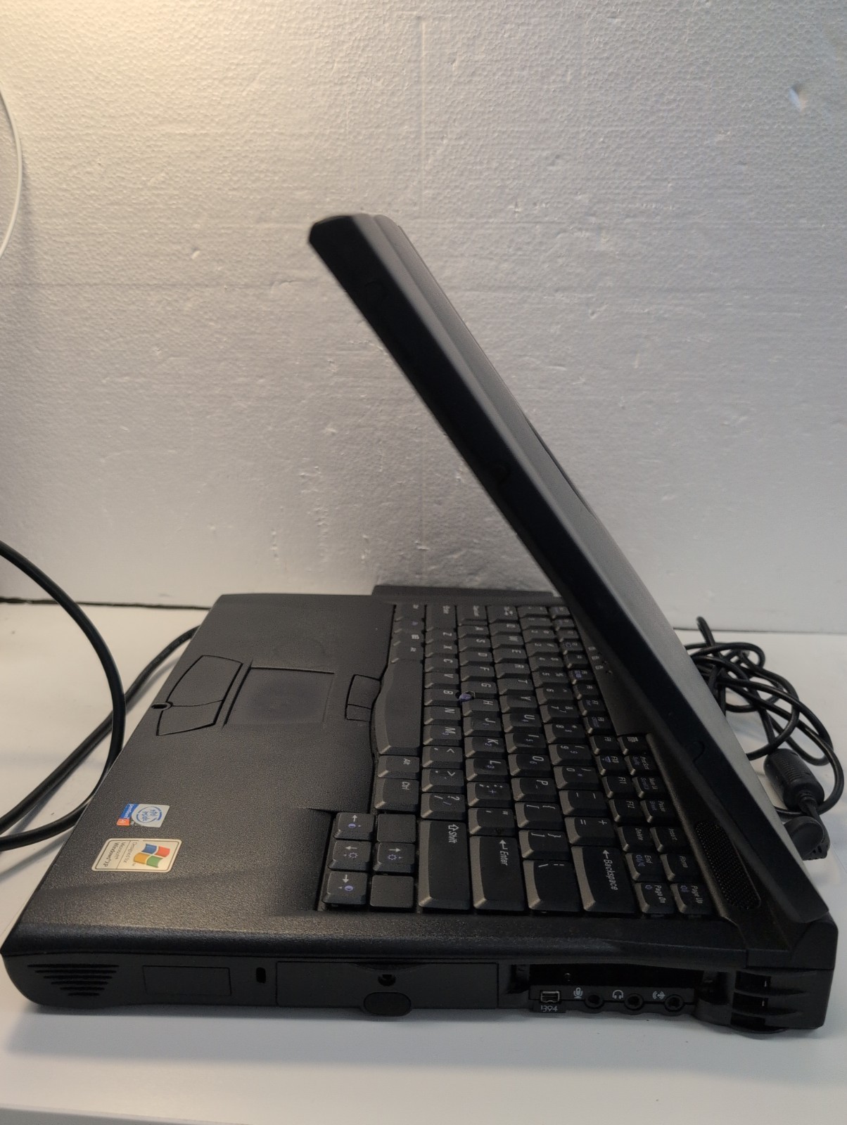 🔥NICE Dell Latitude C840 15″ Laptop Pentium4 2.0GHz /1GB RAM /30GB HDD/WinXP –