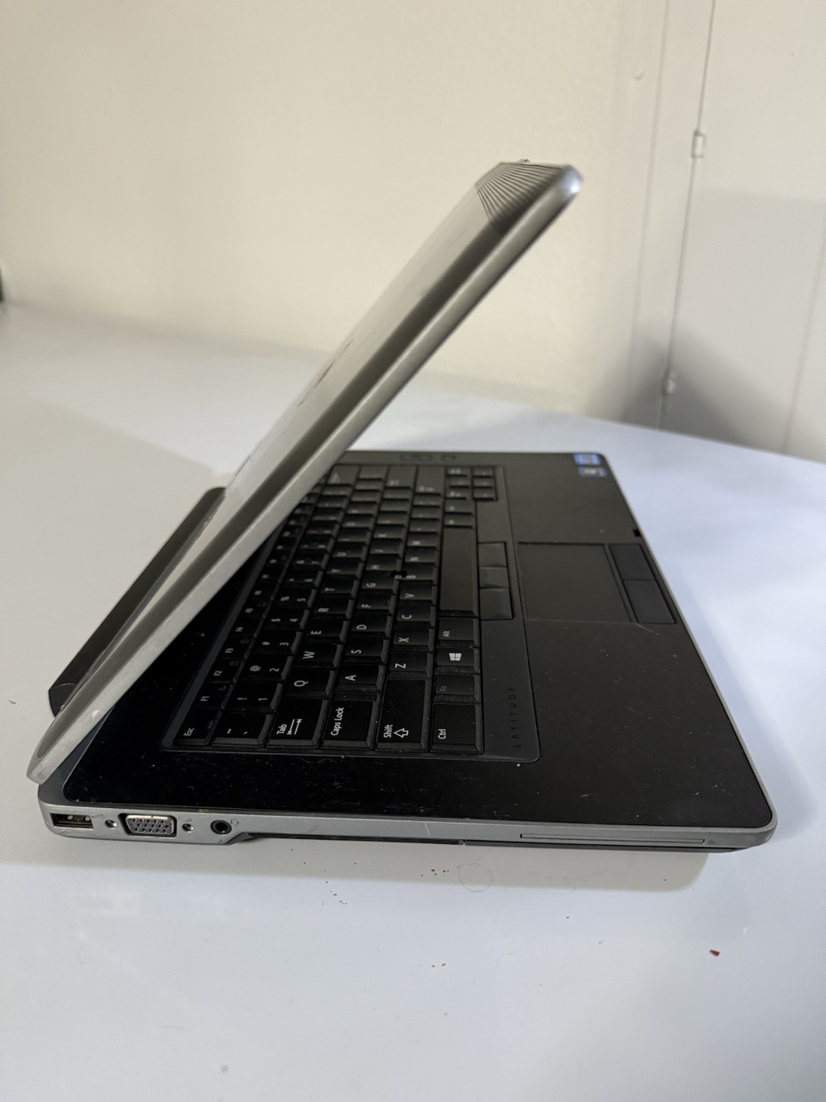 Dell Latitude E6430 Intel i5-3340m 2.70 GHz 8 GB RAM 128 GB HDD Win 10 Pro