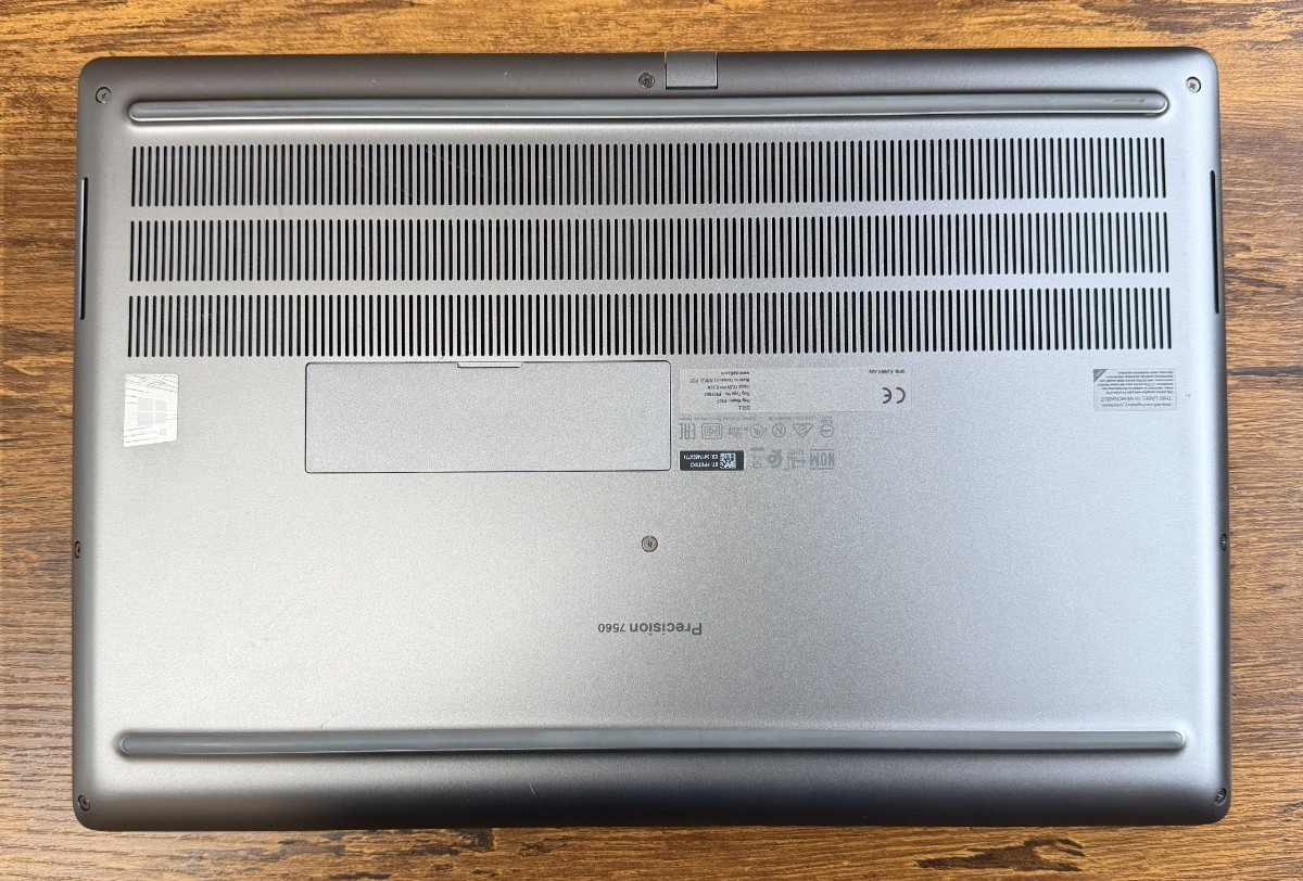 Dell Precision 7560 Intel(R) Core(TM) i9-11950H 32 GB RAM 1 TB SSD 15.6″