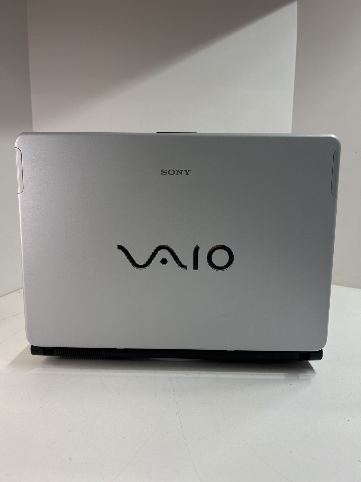 Sony Vaio VGN-FS715 Intel Celeron M370 1.50 GHz 512MB Ram 60GB HDD Win XP