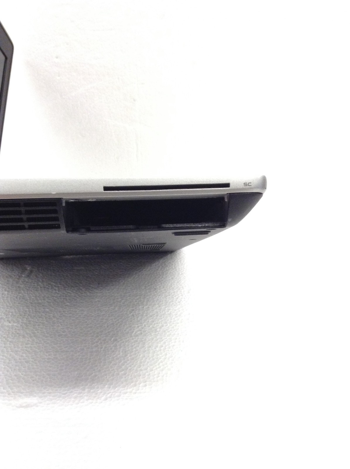 Dell Latitude E6520 i5 2.6GHz Laptop 4GB RAM DVD-RW Ac adapter No HD No Battery