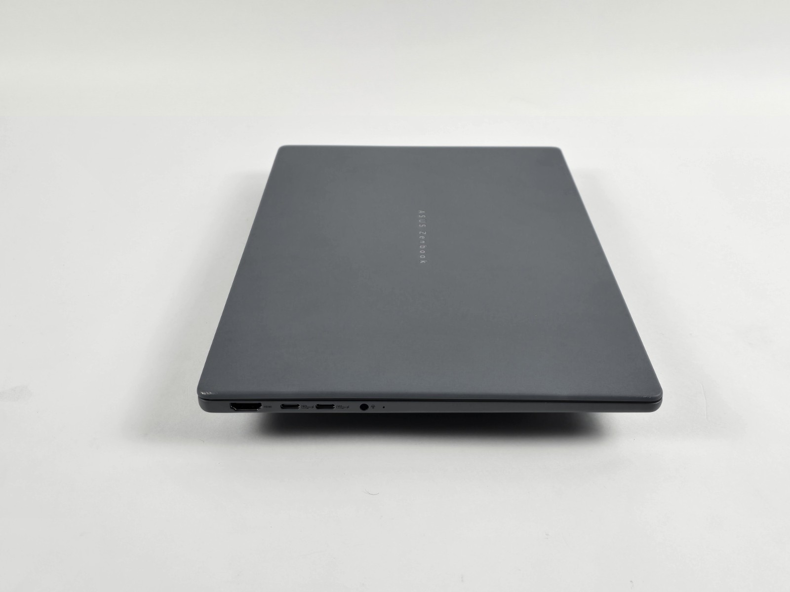 ASUS Zenbook A14 UX3407 14″ FHD+ OLED Snapdragon X 32GB 1TB SSD – Good