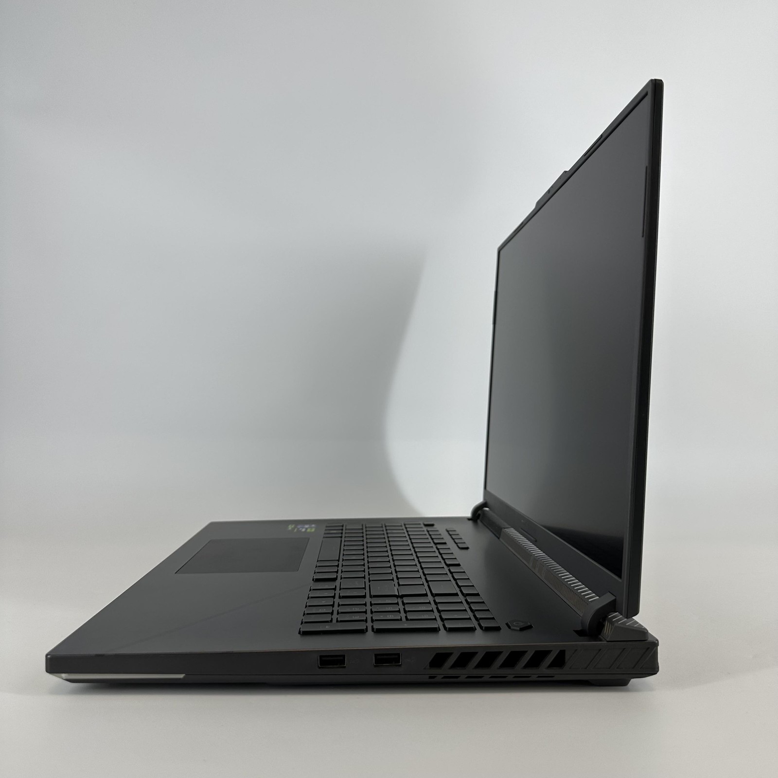 Asus ROG Strix G18 G814 240Hz QHD+ 2024 2.2 GHz i9-14900HX 32GB 2TB SSD RTX 4080