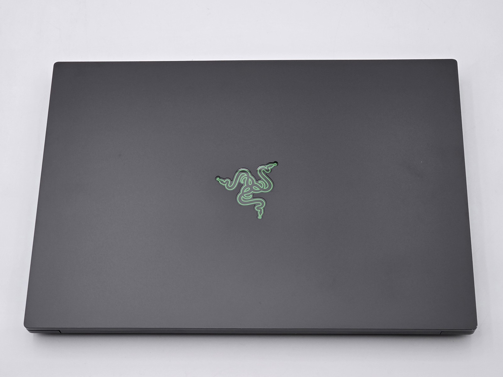 Razer Blade 16 – RZ09-0483 16″ 2560 x 1600 13TH I9-13950HX 1TB SSD 64GB W11