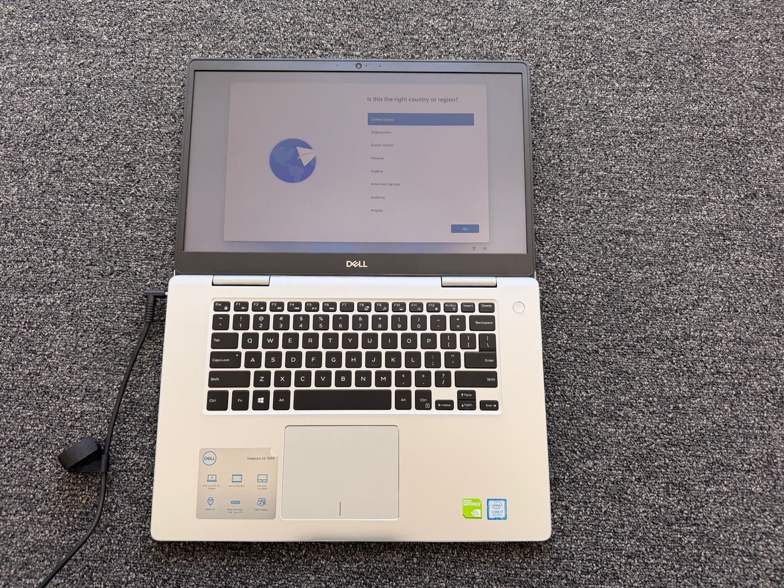 Dell Inspiron 15 7000 Intel core i7-7500U CPU 2.70Ghz 8GB 256GB SSD Win11Pro