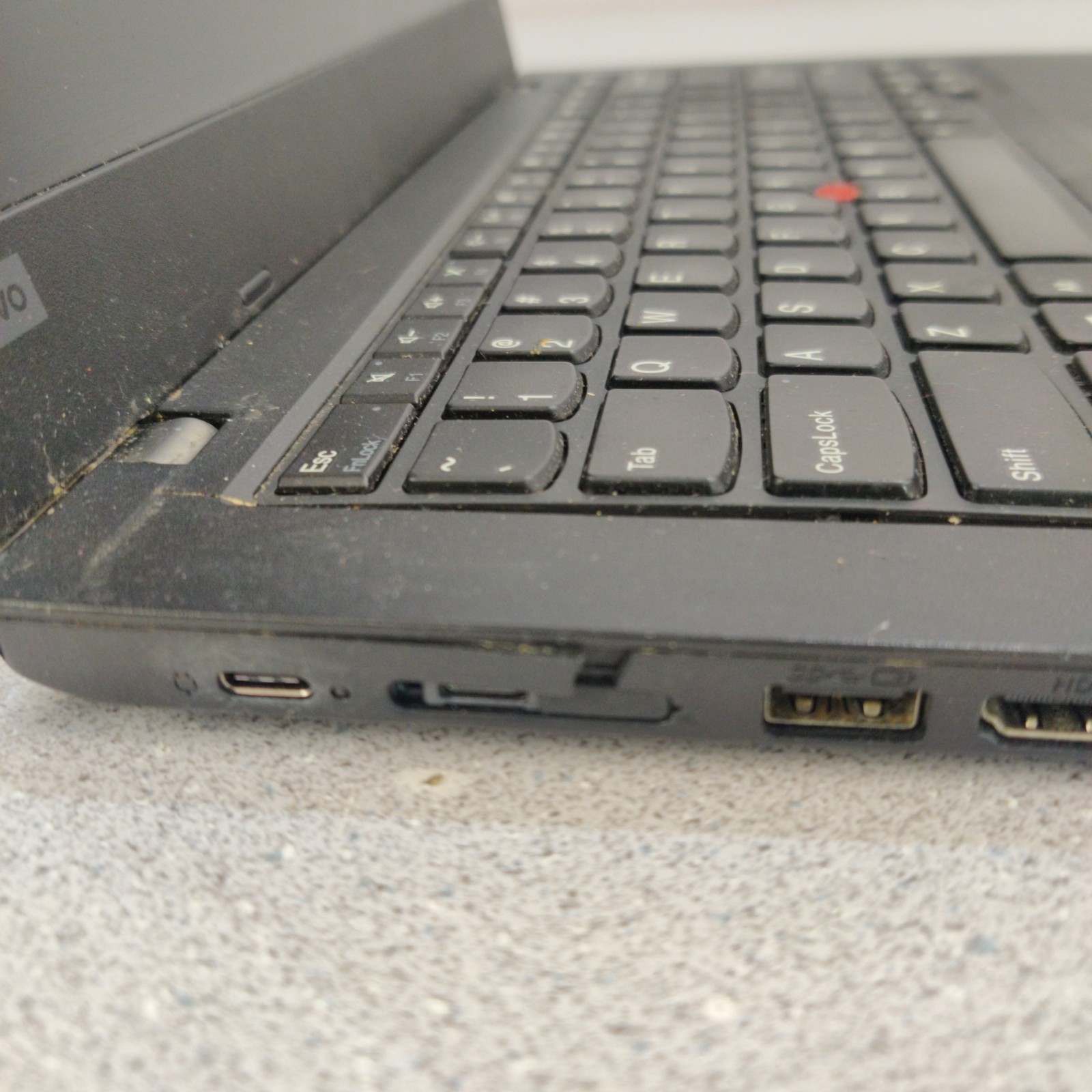 Lenovo ThinkPad L480 14″ i5-8350U FOR PARTS NO SSD/OS/AC ADAPTER BAD SCREEN DOA