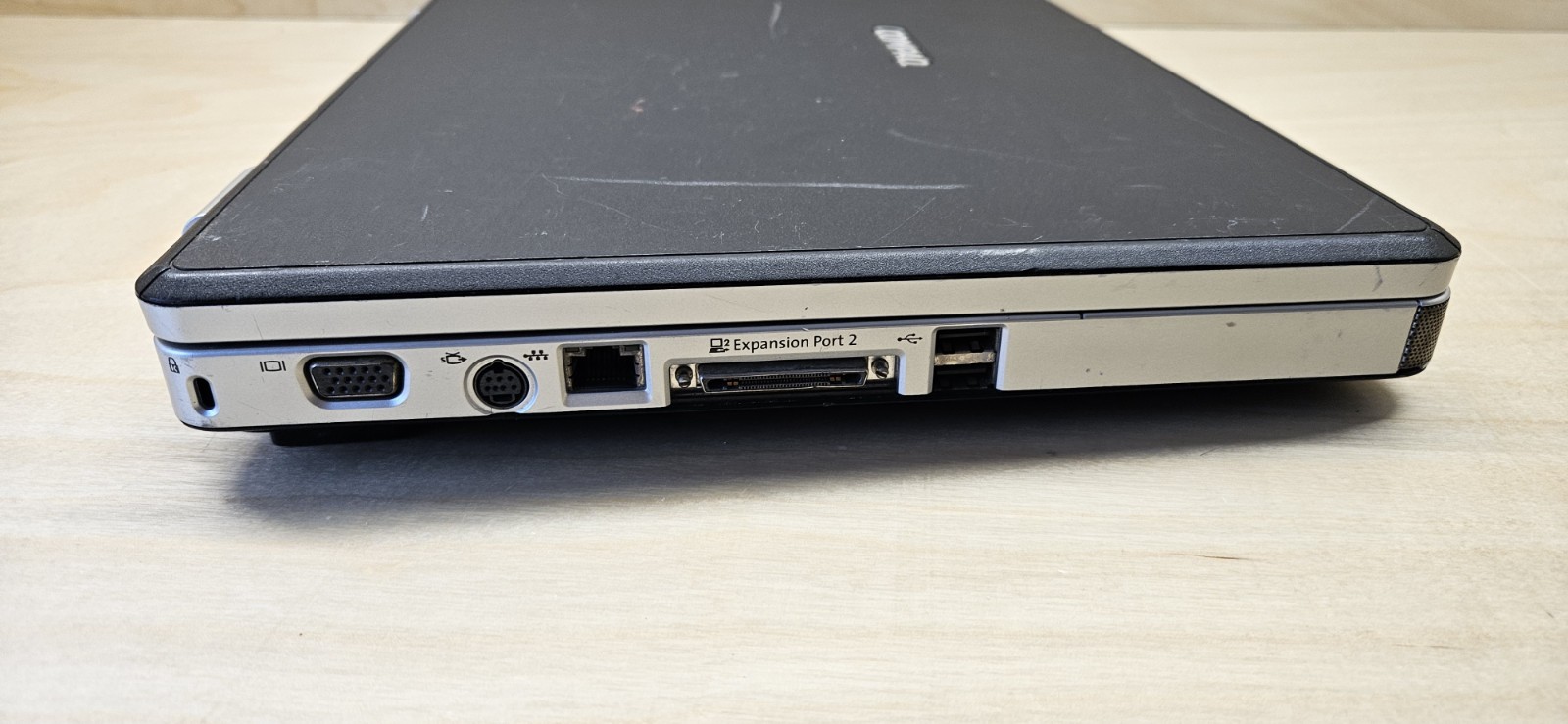 Retro Compaq Presario V5000 AMD Sempron 1.8Ghz / 384Mb Ram / NO HDD NO PSU