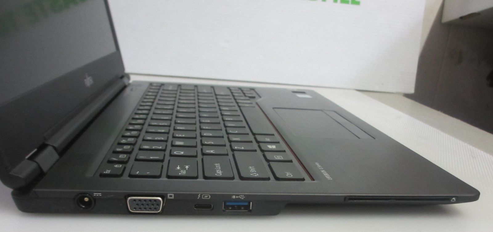 Fujitsu LifeBook U749 i7-8665U 1.90GHz [No RAM/HDD/OS/AC] Laptop