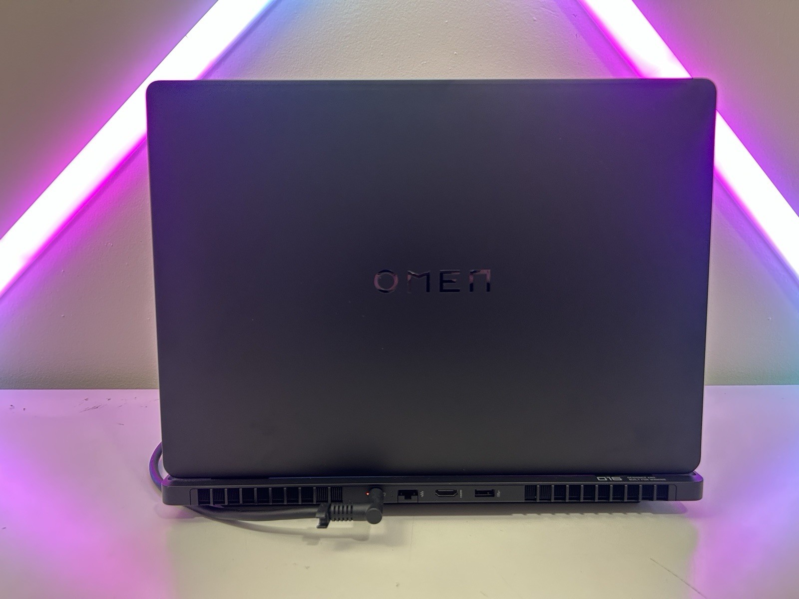 HP Omen Max, AMD Ryzen Ai 9 HX375, RTX 5080, 16″ QHD+ 240Hz, 32GB DDR5, 1TB SSD