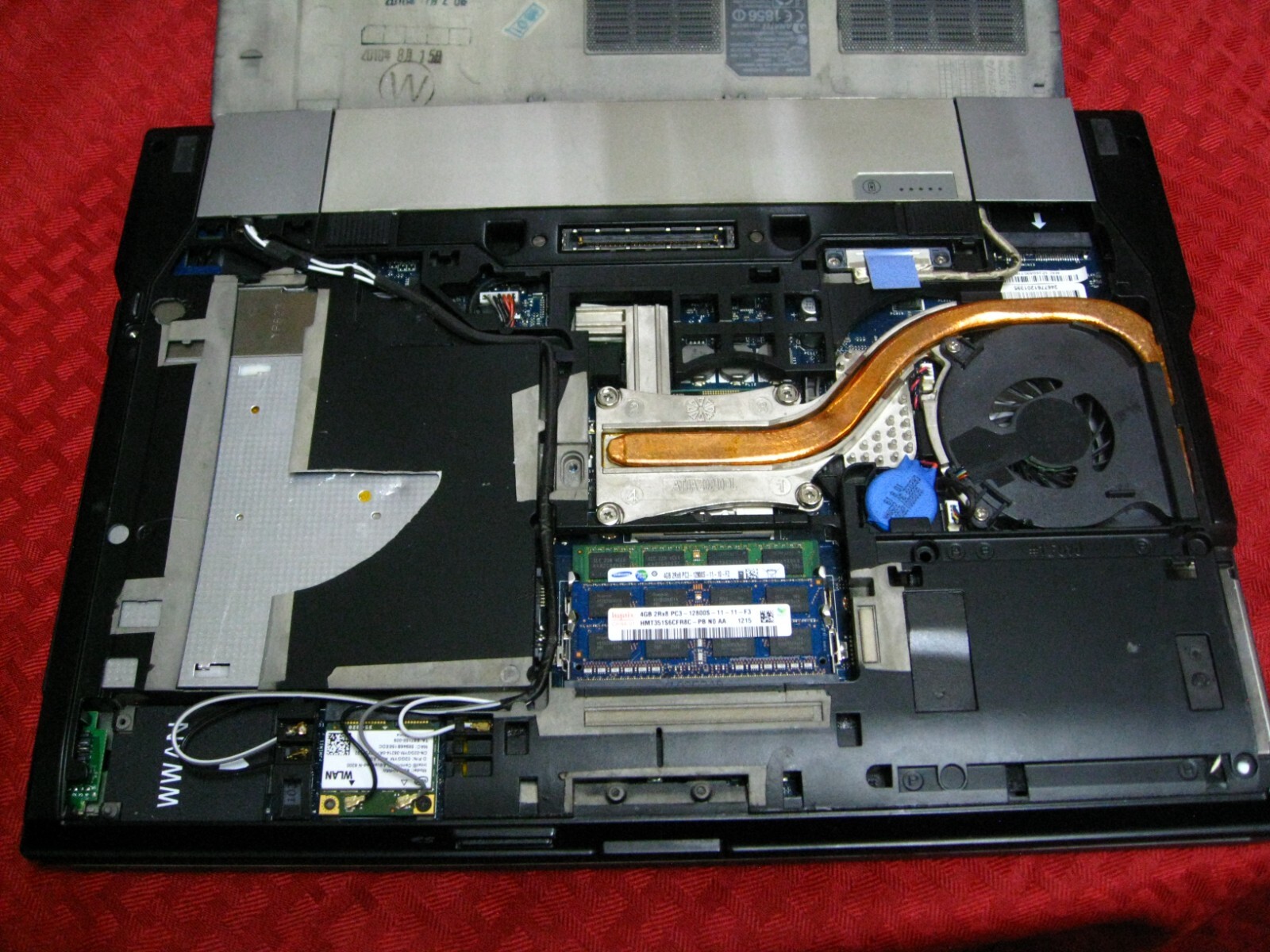 Dell Latitude E6410/GYXJ3 A00 JSD2 Laptop – i7 2.67 GHz – Tested Working NO HDD