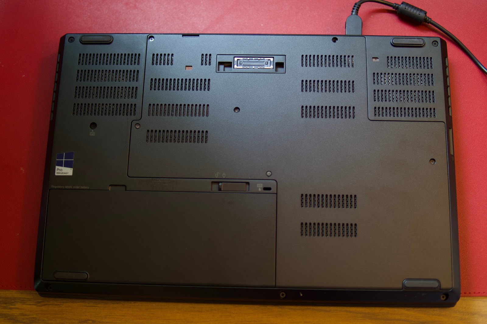 Lenovo ThinkPad P50 15.6″ | i7-6700HQ@2.6GHZ | 16GB RAM | LINUX MINT Pre-install