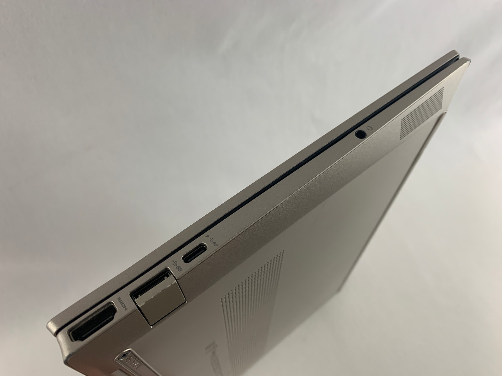 HP Pavilion Aero 13z-be100, AMD Ryzen 5 2.3GHz, 8GB RAM, 256GB SSD, Wifi Issue