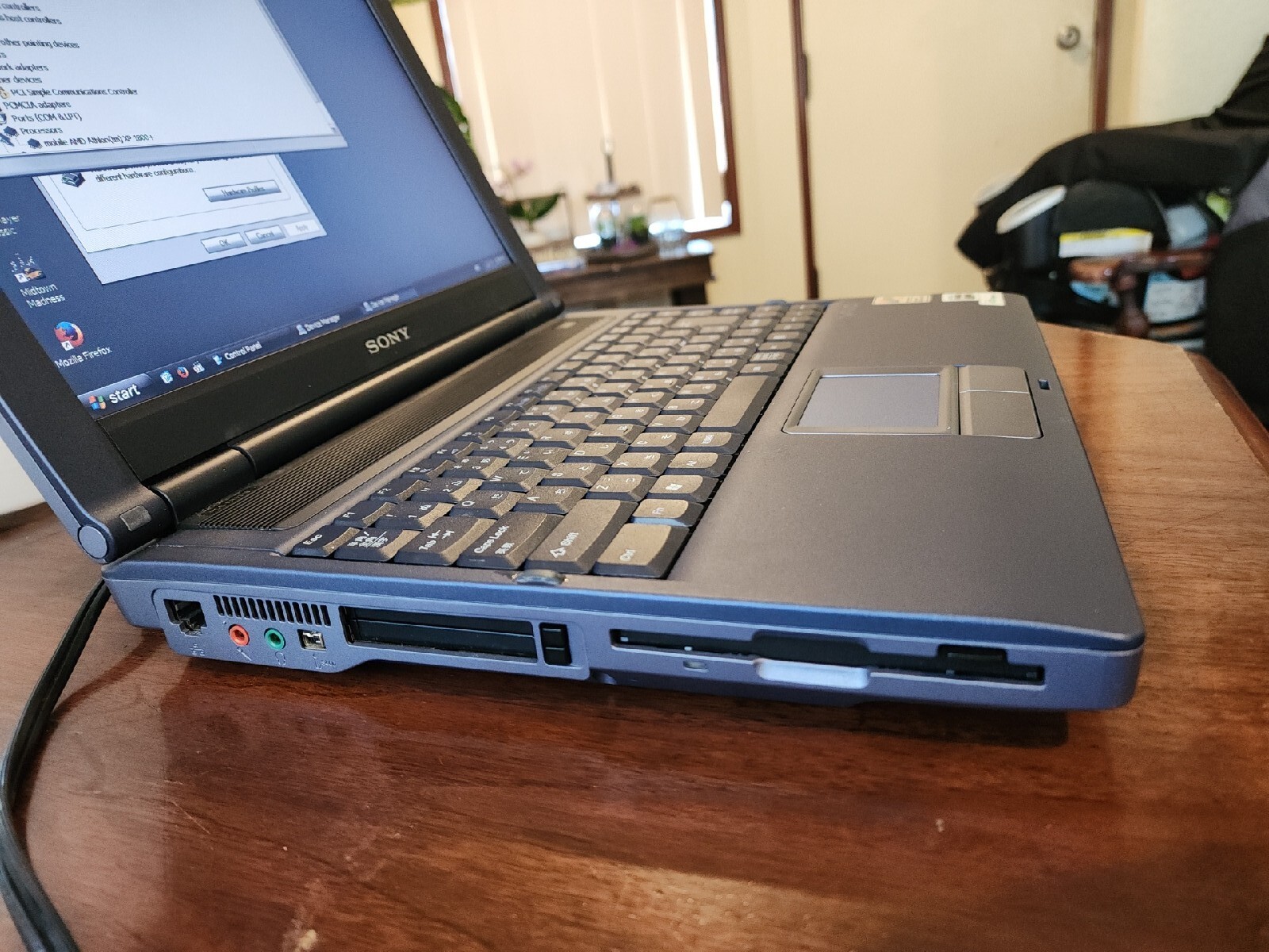 Sony Vaio Vintage Gaming Laptop Mobile Athlon Xp 1800+ Nvidia Geforce 420 Go