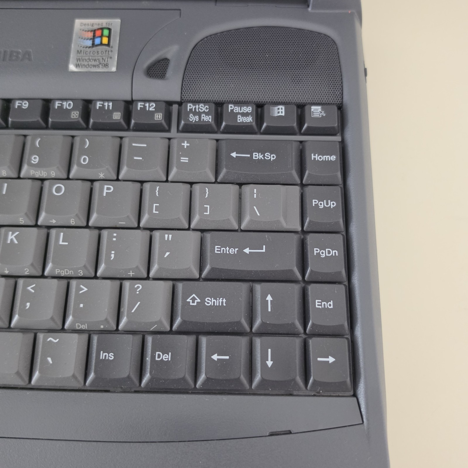 RETRO 14.1″ Vintage TOSHIBA Satellite 4100XDVD Laptop – 128MB RAM – 60GB HDD