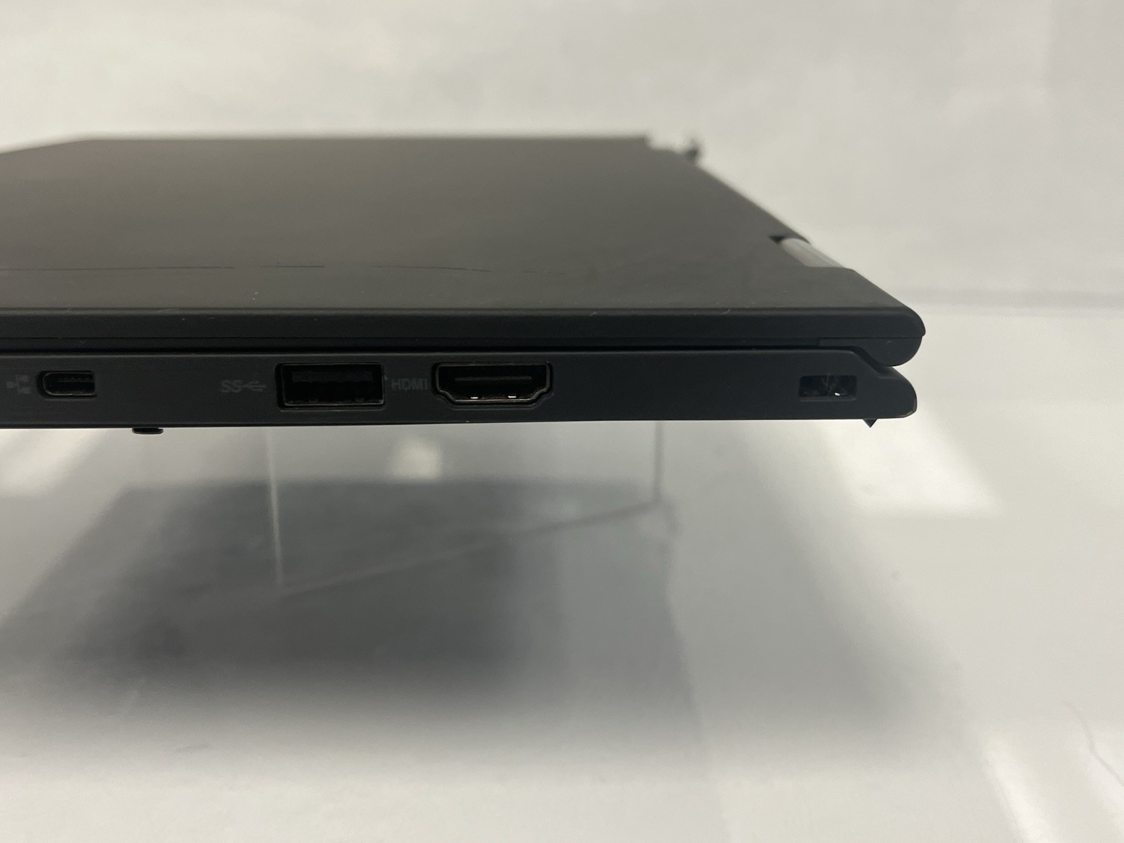 Lenovo X1 Yoga 2nd Gen i7-7600U 2.80GHz 8GB RAM NO SSD NO OS