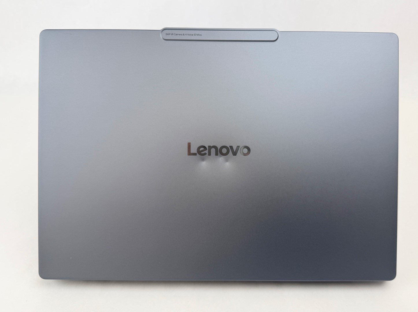 Lenovo Slim 7 14ILL10 14″ FHD+ OLED Touch Ultra 7 258V 32G 1TB W11H Copilot Dent