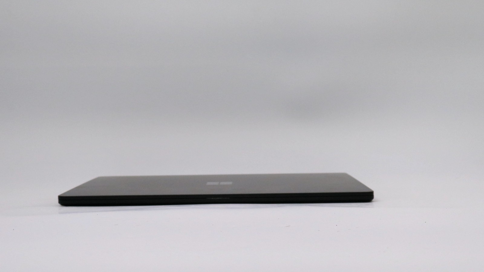Microsoft Surface Laptop 3 14″ i5-1035g7 16GB 256GB – Fair READ DESC