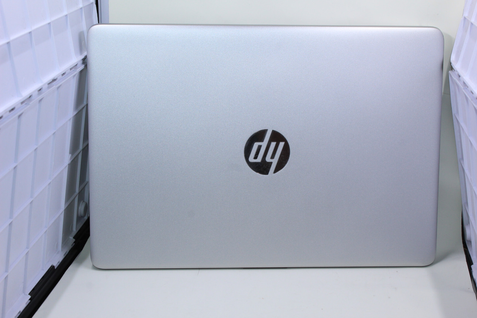 HP 14-fq0033dx 14″ Laptop, AMD Ryzen 3, 8GB RAM, 128GB SSD, Windows 11 S