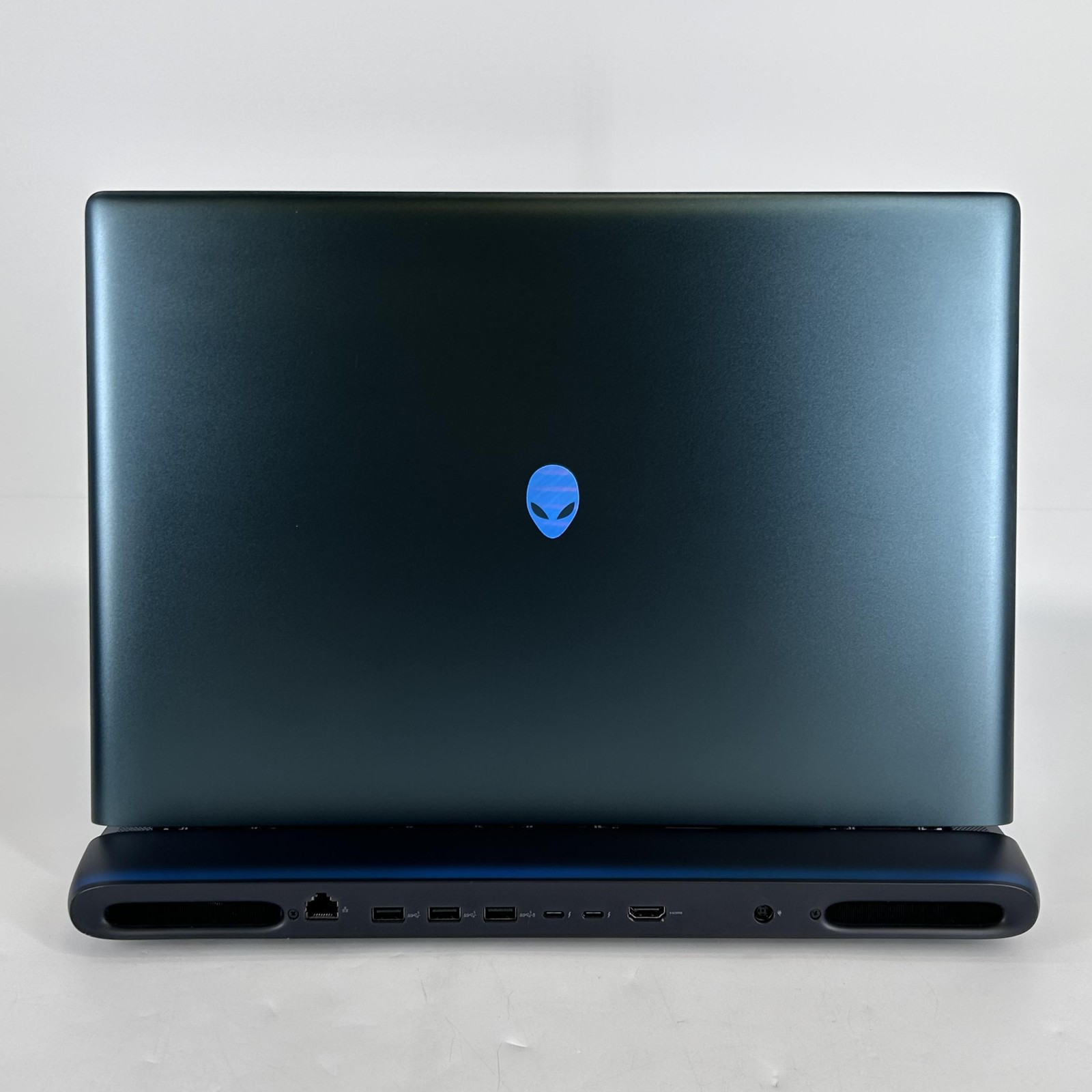 Dell Alienware 18 Area-51 144Hz QHD+ 2.7GHz Ultra 9 275HX 64GB 2TB RTX 5090 Good