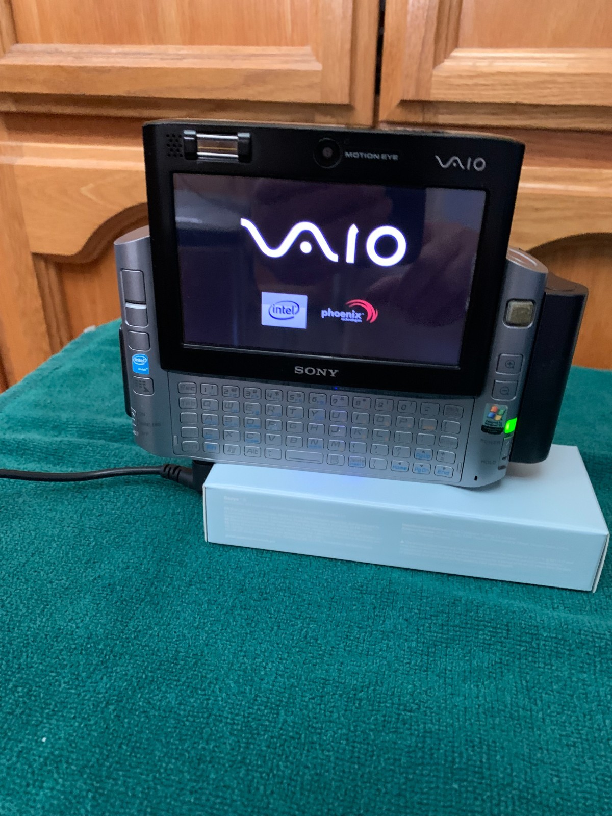 Sony VAIO 4.5-inch Micro Laptop 1GB RAM 30 GB HD (VGN-UX280P)